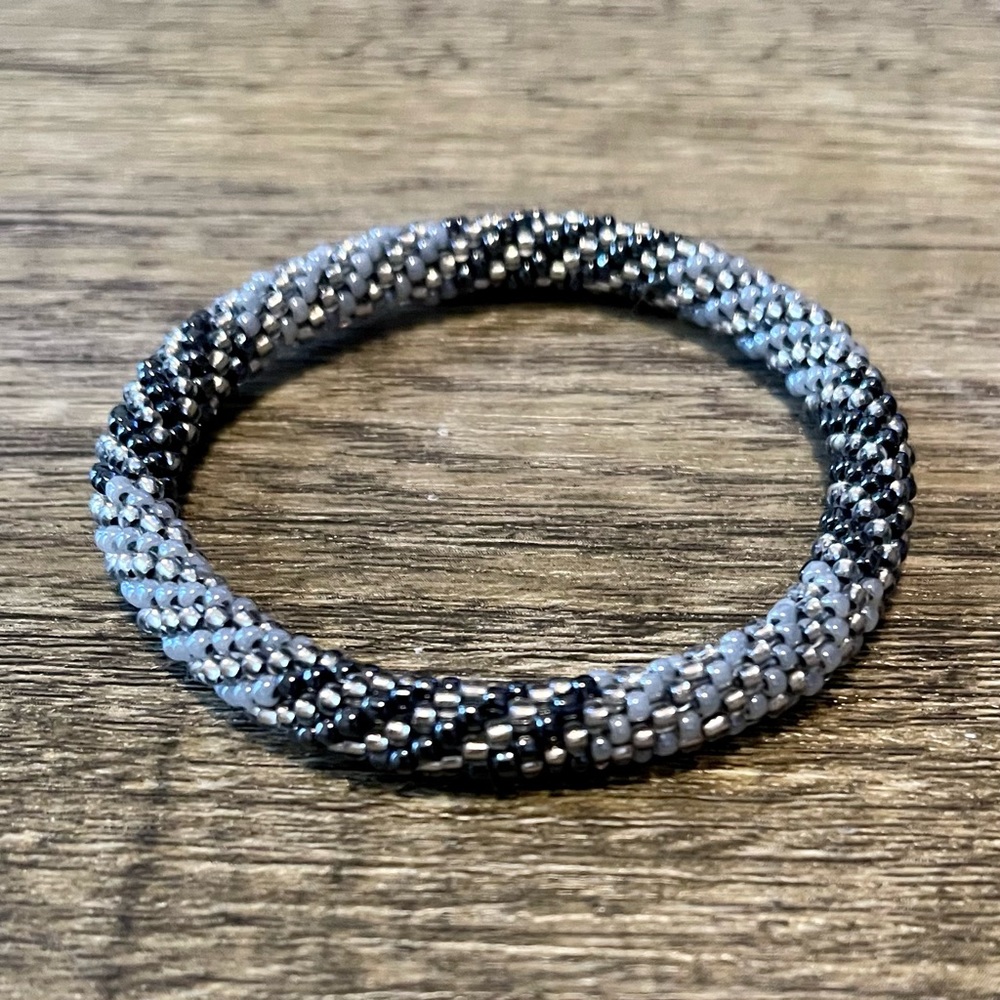 Sashka Black and Gray Glass Beaded Bracelet